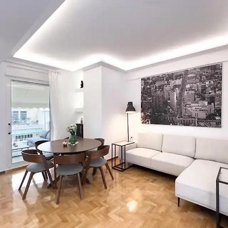 Spacious Penthouse Near Downtown Атина Екстериор снимка