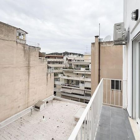 Spacious Penthouse Near Downtown Атина Екстериор снимка