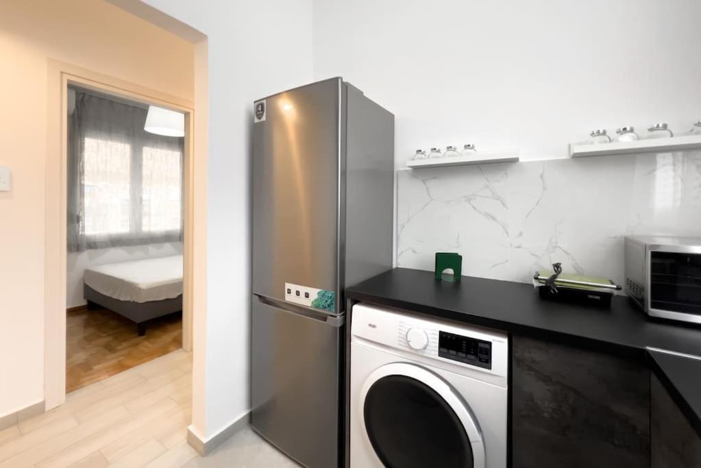 Spacious Penthouse Near Downtown Атина Екстериор снимка