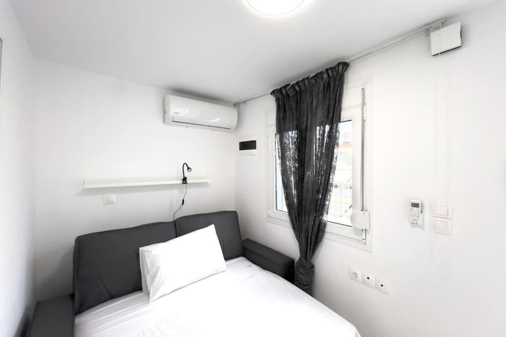 Spacious Penthouse Near Downtown Атина Екстериор снимка