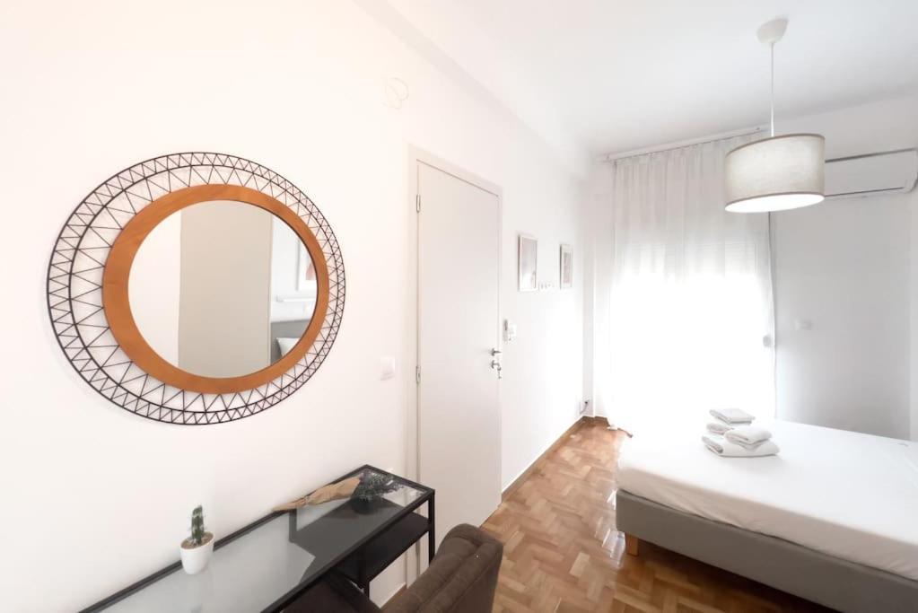 Spacious Penthouse Near Downtown Атина Екстериор снимка