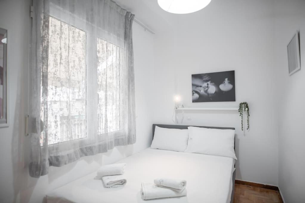 Spacious Penthouse Near Downtown Атина Екстериор снимка