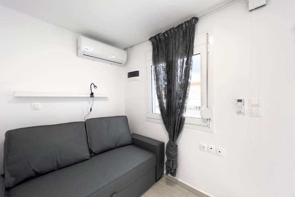 Spacious Penthouse Near Downtown Атина Екстериор снимка