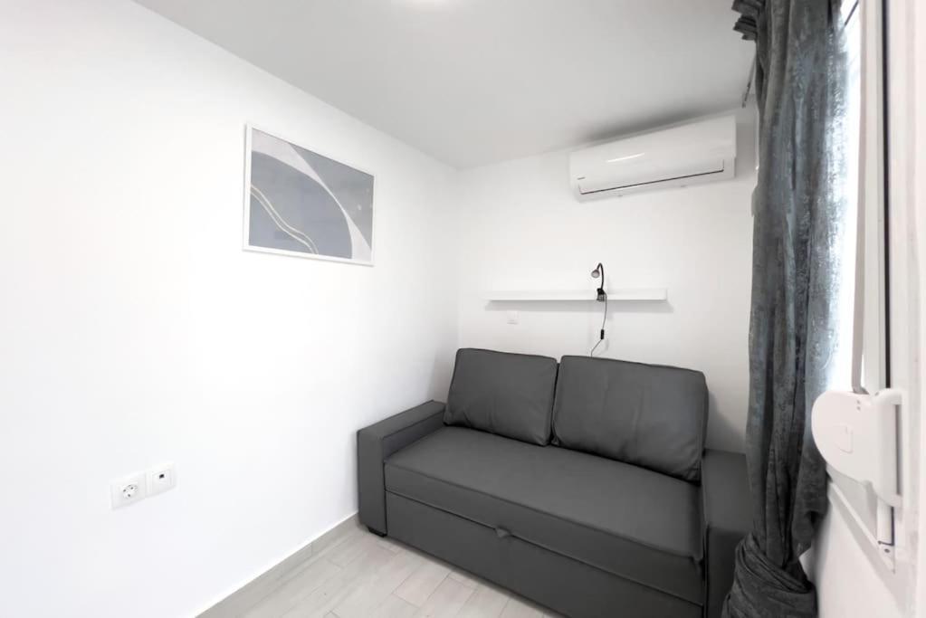 Spacious Penthouse Near Downtown Атина Екстериор снимка