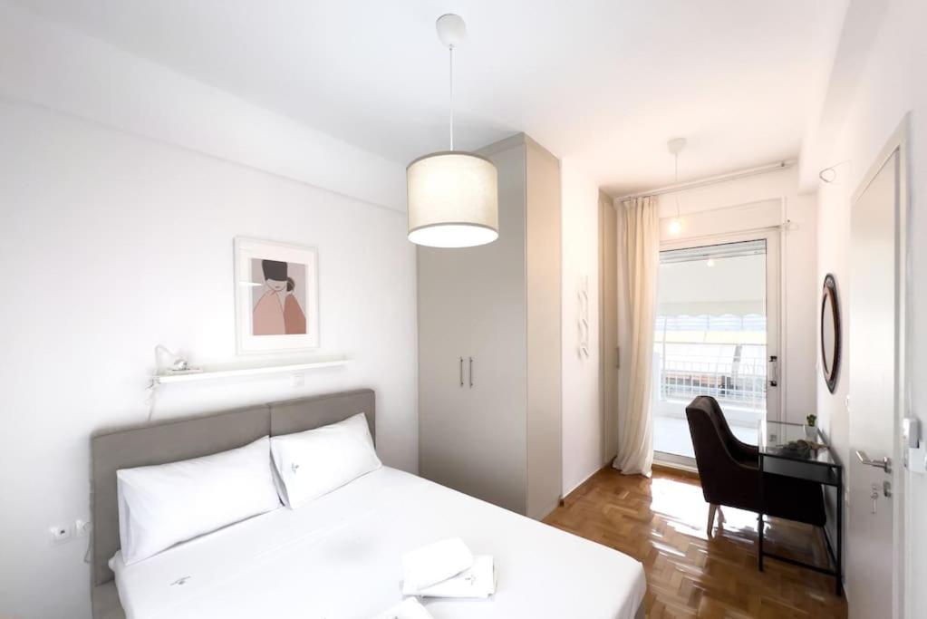 Spacious Penthouse Near Downtown Атина Екстериор снимка