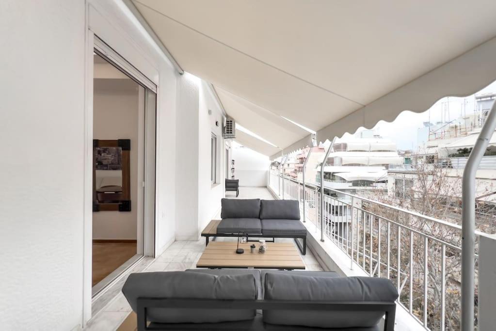 Spacious Penthouse Near Downtown Атина Екстериор снимка