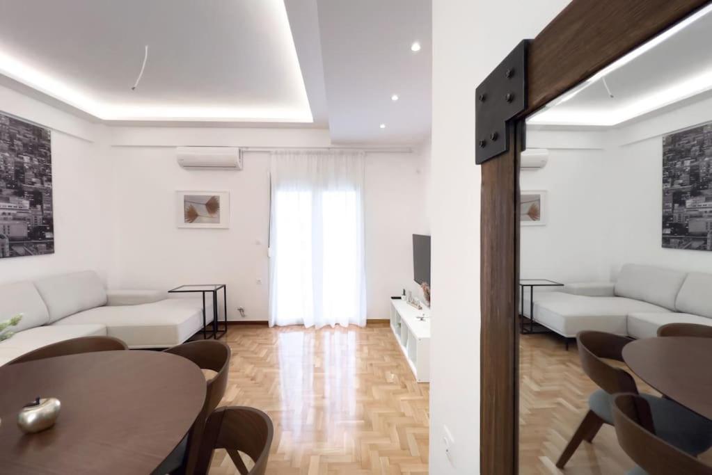 Spacious Penthouse Near Downtown Атина Екстериор снимка