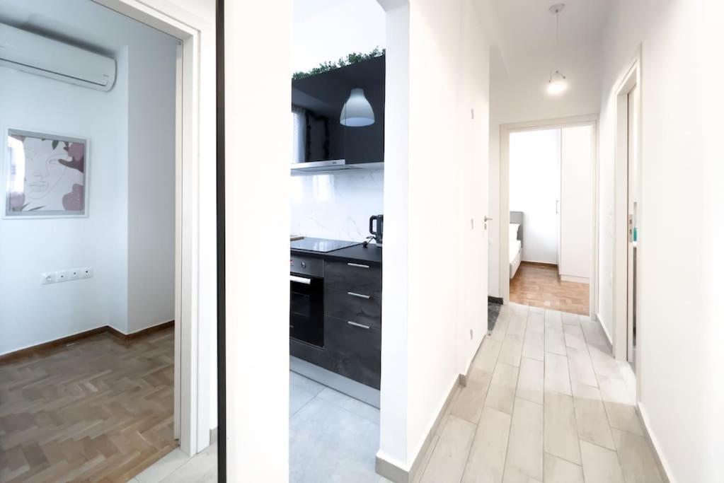 Spacious Penthouse Near Downtown Атина Екстериор снимка